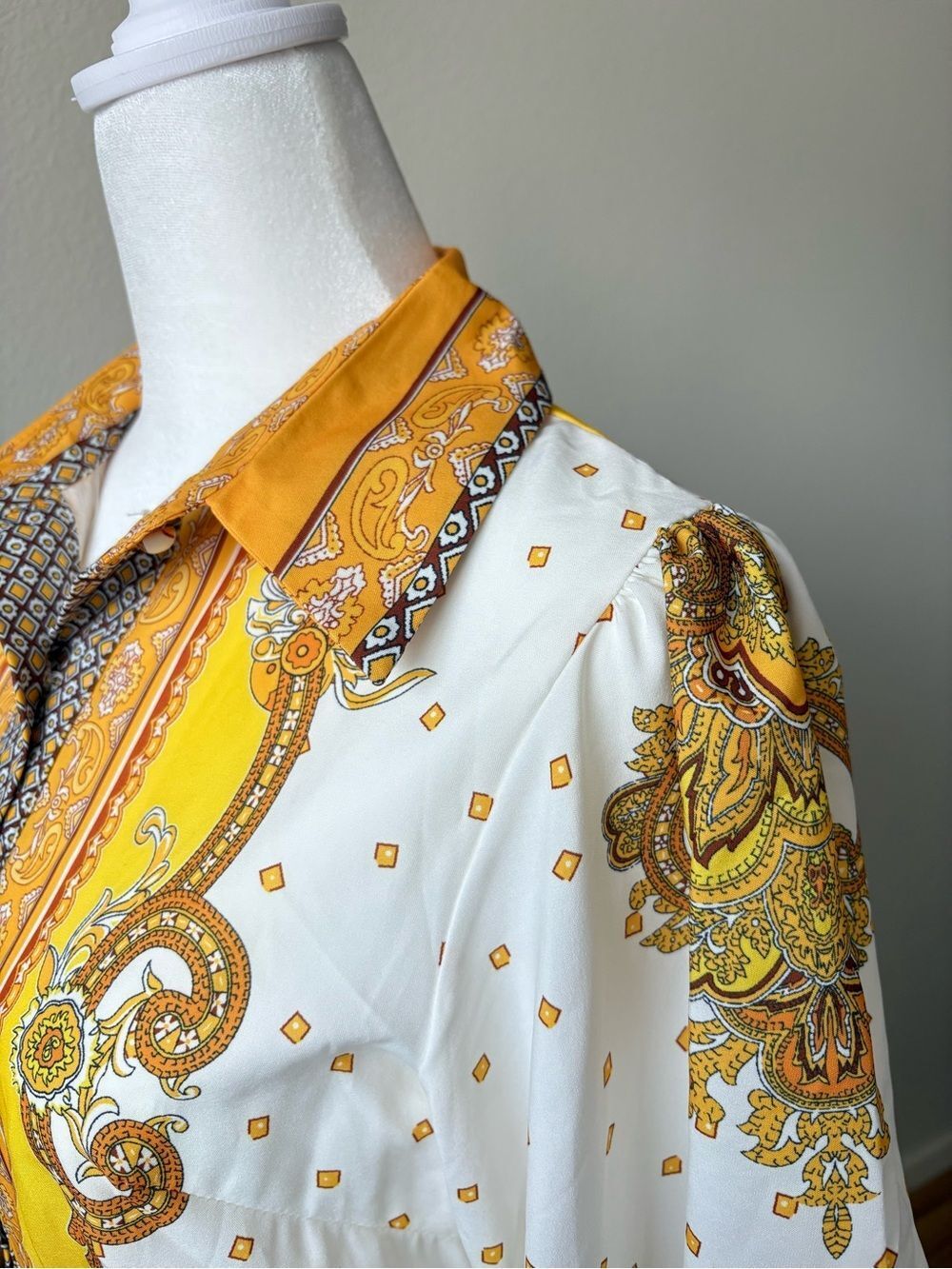 White and Yellow Printed Maxi Shirt Dress with Matching Belt Size 6 - Picture 9 of 16